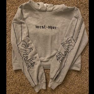 “wrst-bhvr” Cropped Hoodie